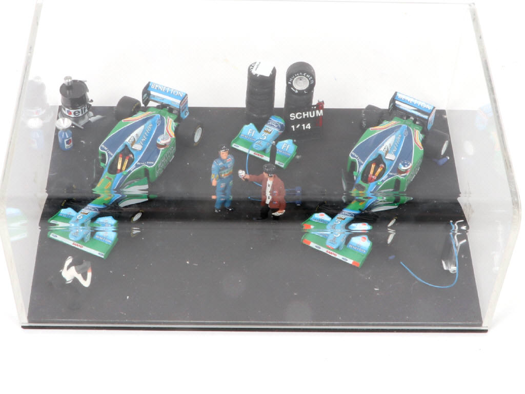 Lot 48 - DIVERS (7)