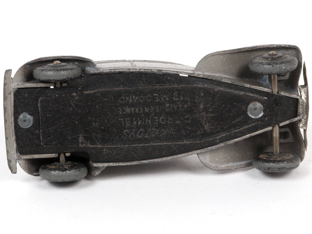 Lot 287 - DINKY TOYS (FRANCE) (1)