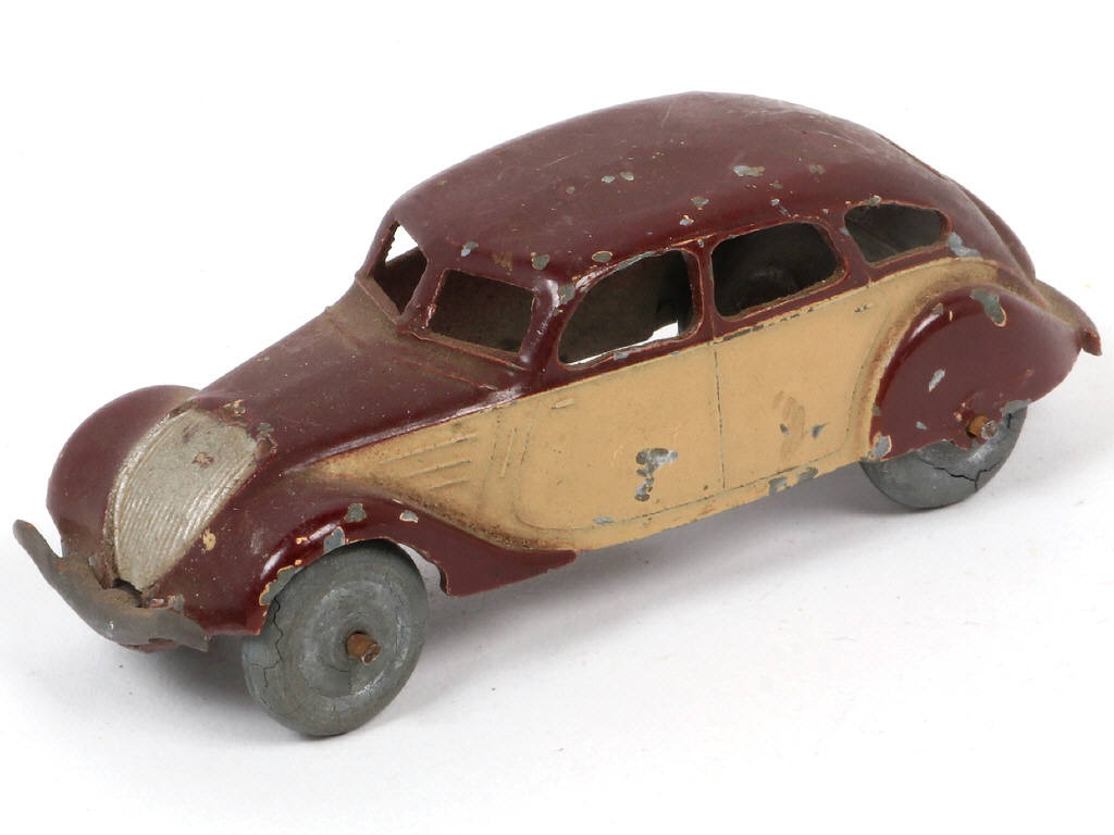 Lot 281 - DINKY TOYS (FRANCE) (1)