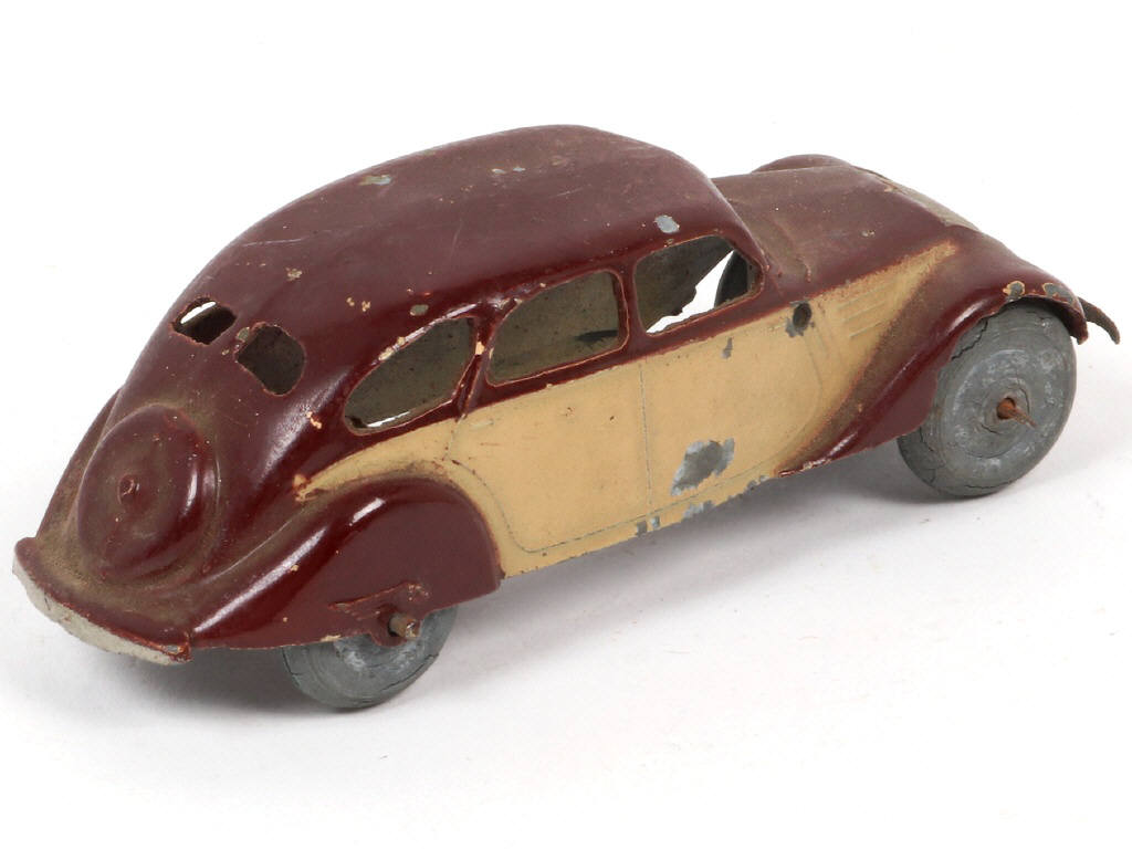 Lot 281 - DINKY TOYS (FRANCE) (1)