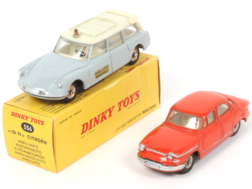 Lot 346 - DINKY TOYS (FRANCE) (2)