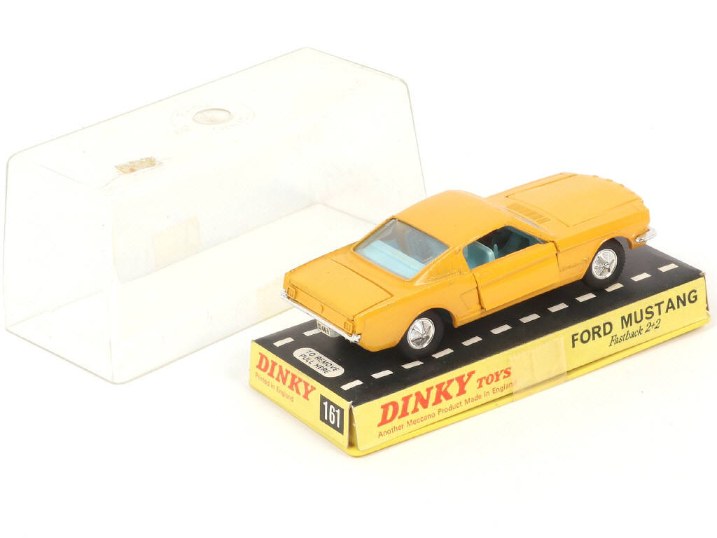 Lot 215 - DINKY TOYS (GB) (1)