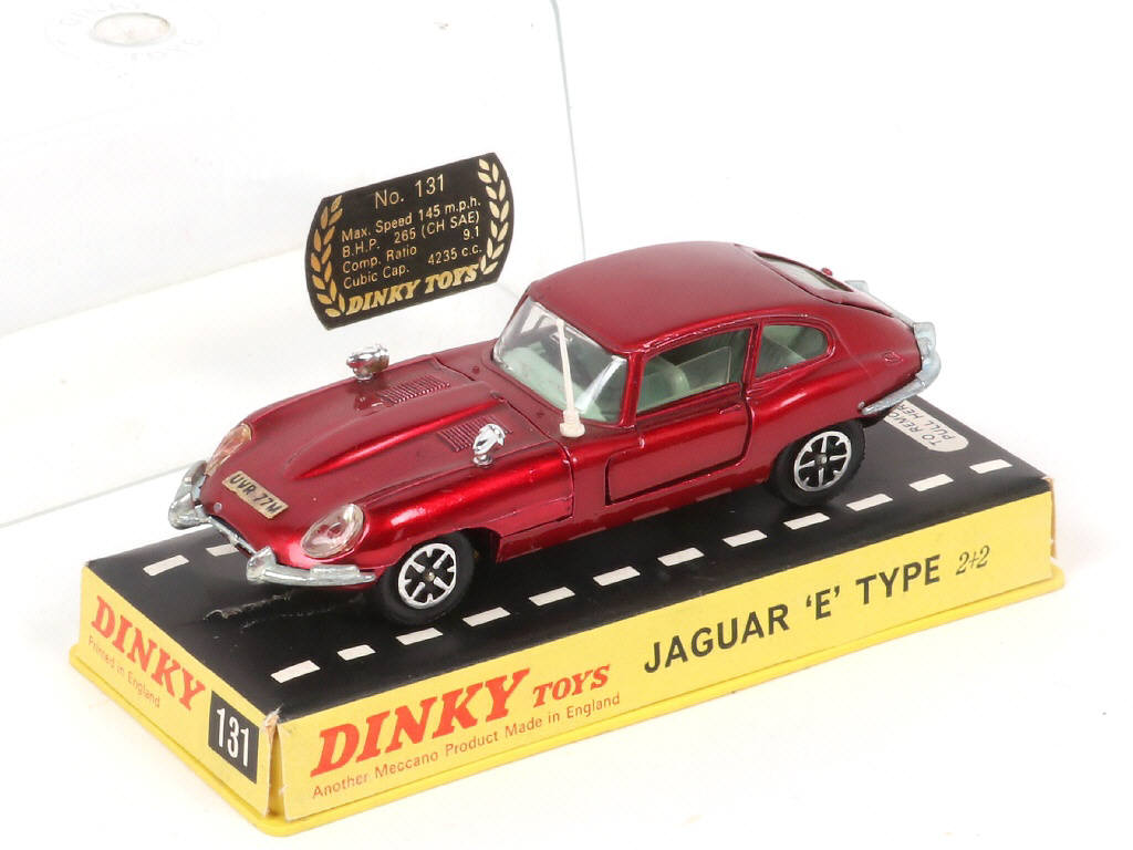 Lot 204 - DINKY TOYS (GB) (1)