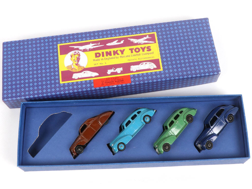 Lot 260 - DINKY TOYS (GB) (4)