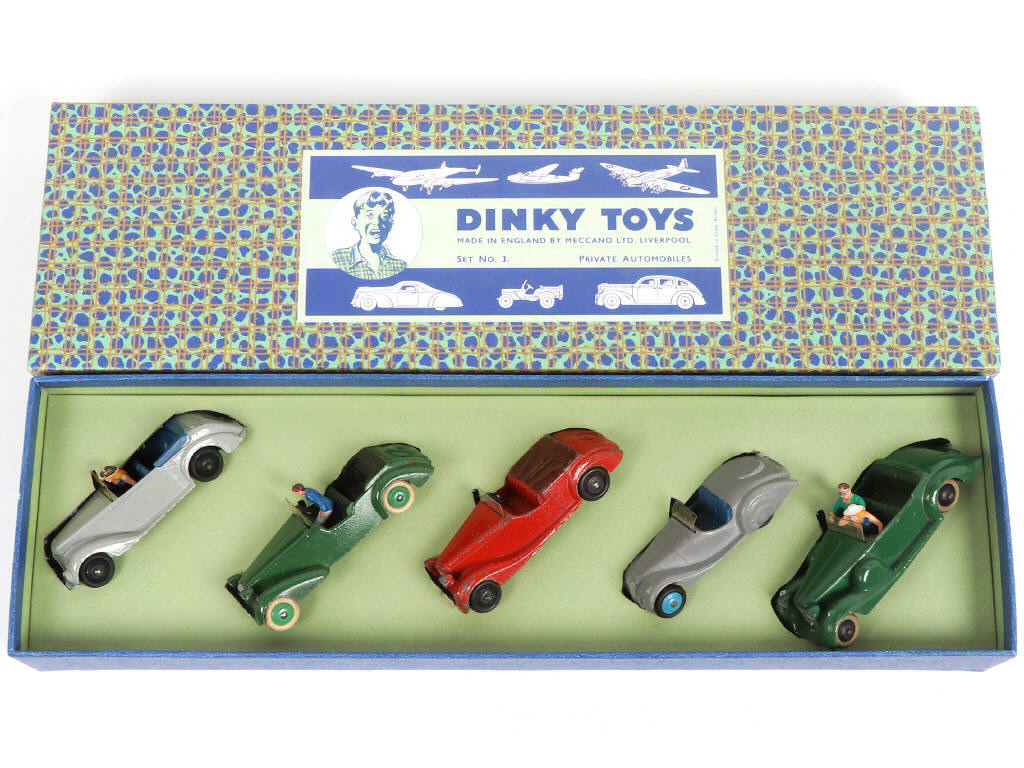 Lot 261 - DINKY TOYS (GB) (1)