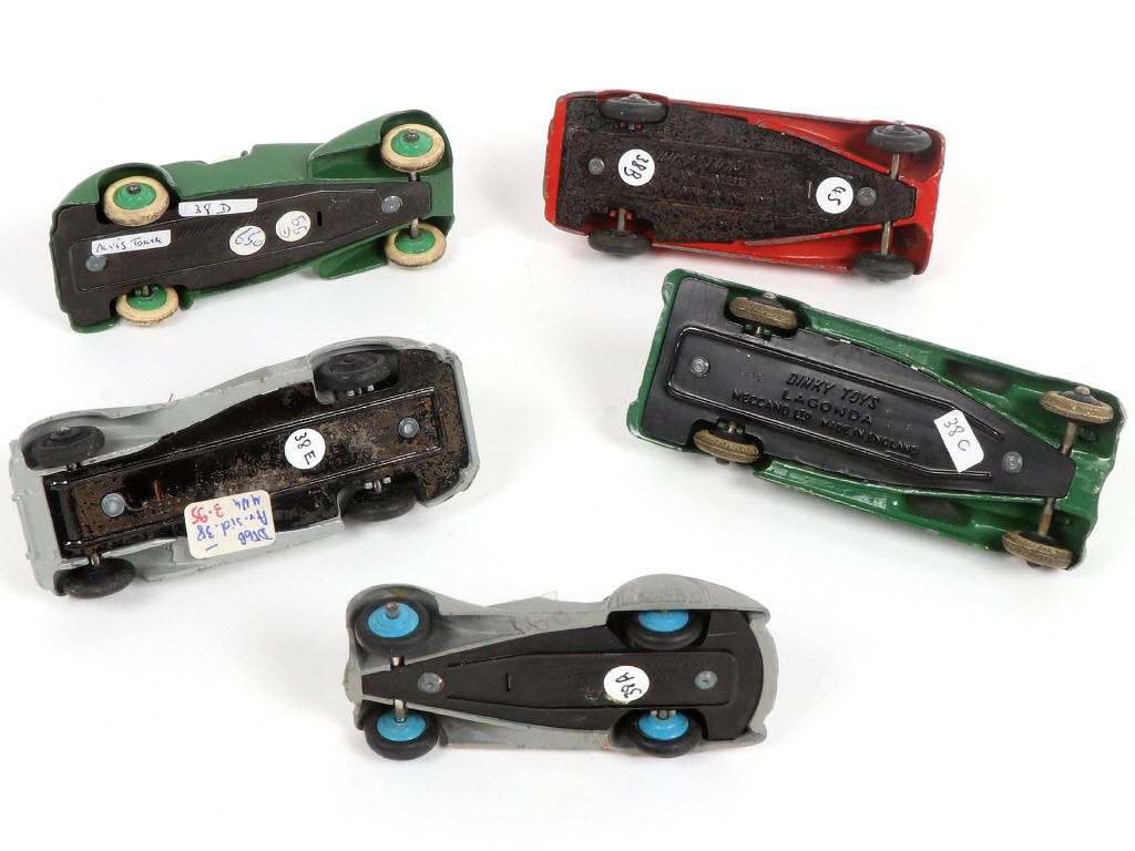 Lot 261 - DINKY TOYS (GB) (1)