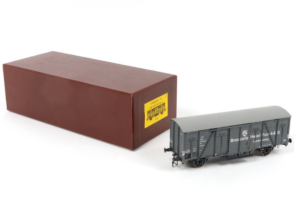 Lot 33 - AMJI MODELS (PAYS-BAS) (1)