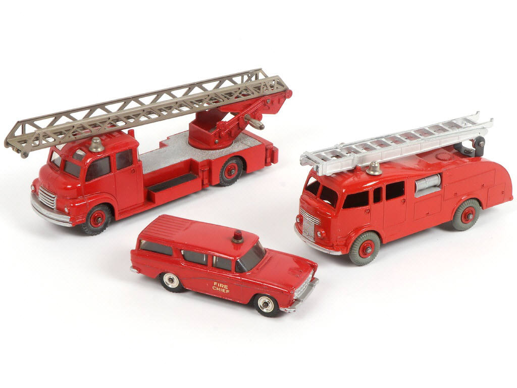 Lot 264 - DINKY TOYS (GB) (1)