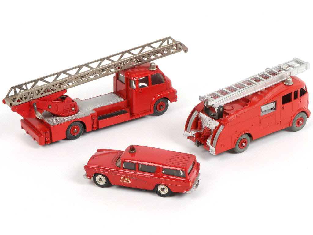Lot 264 - DINKY TOYS (GB) (1)