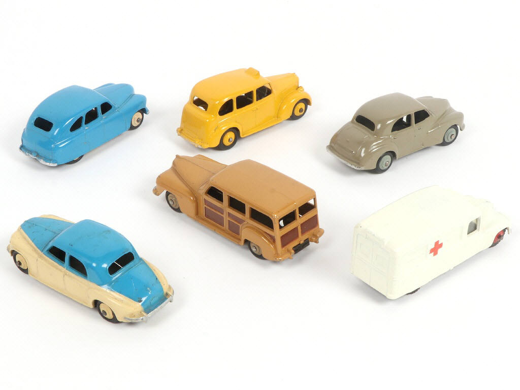 Lot 238 - DINKY TOYS (GB) (1)