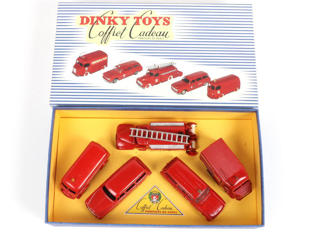Lot 330 - DINKY TOYS (FRANCE) (1)