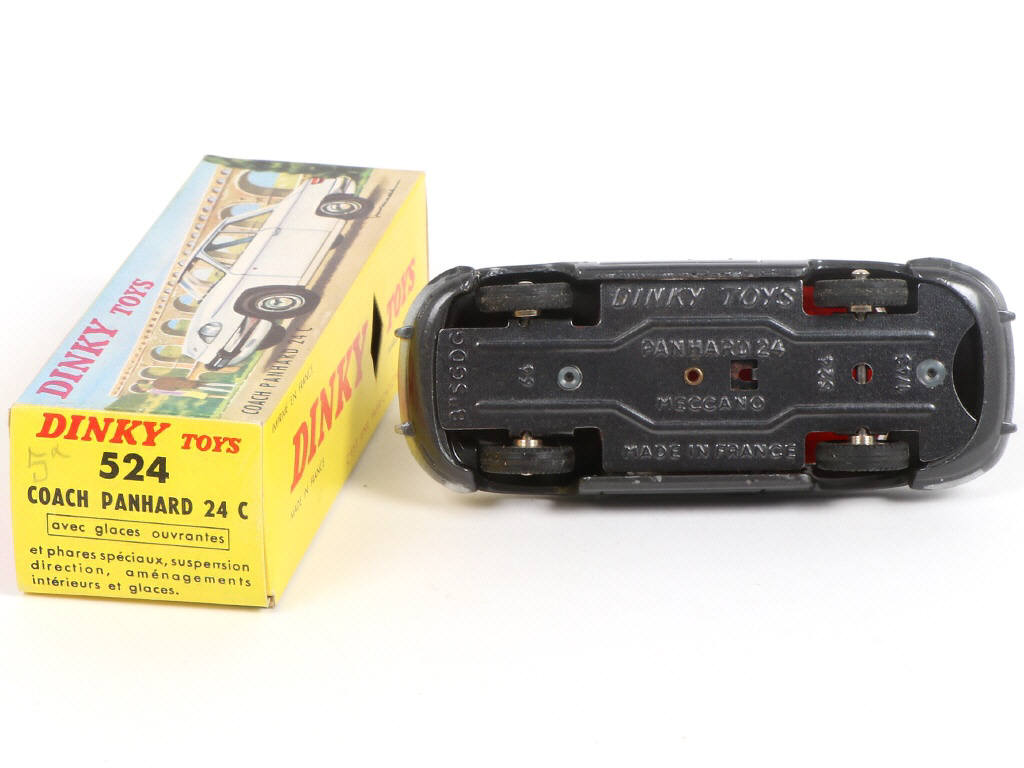 Lot 322 - DINKY TOYS (FRANCE) (1)