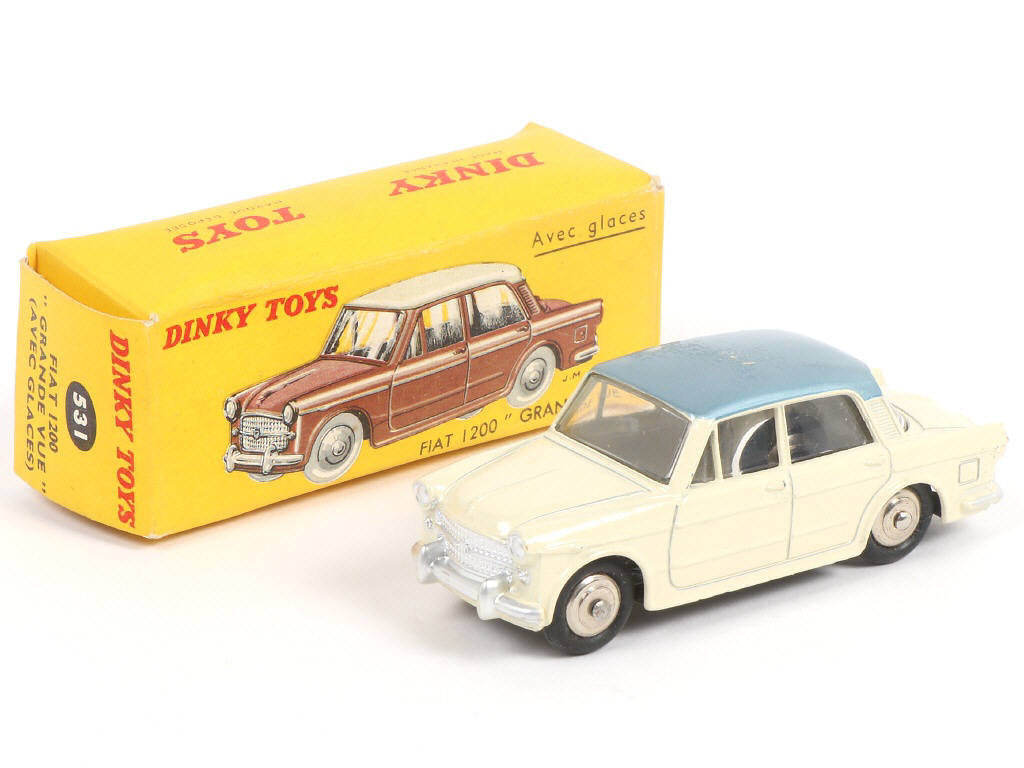 Lot 309 - DINKY TOYS (FRANCE) (1)