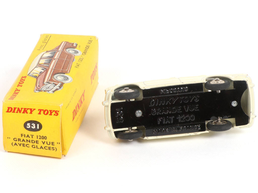 Lot 309 - DINKY TOYS (FRANCE) (1)