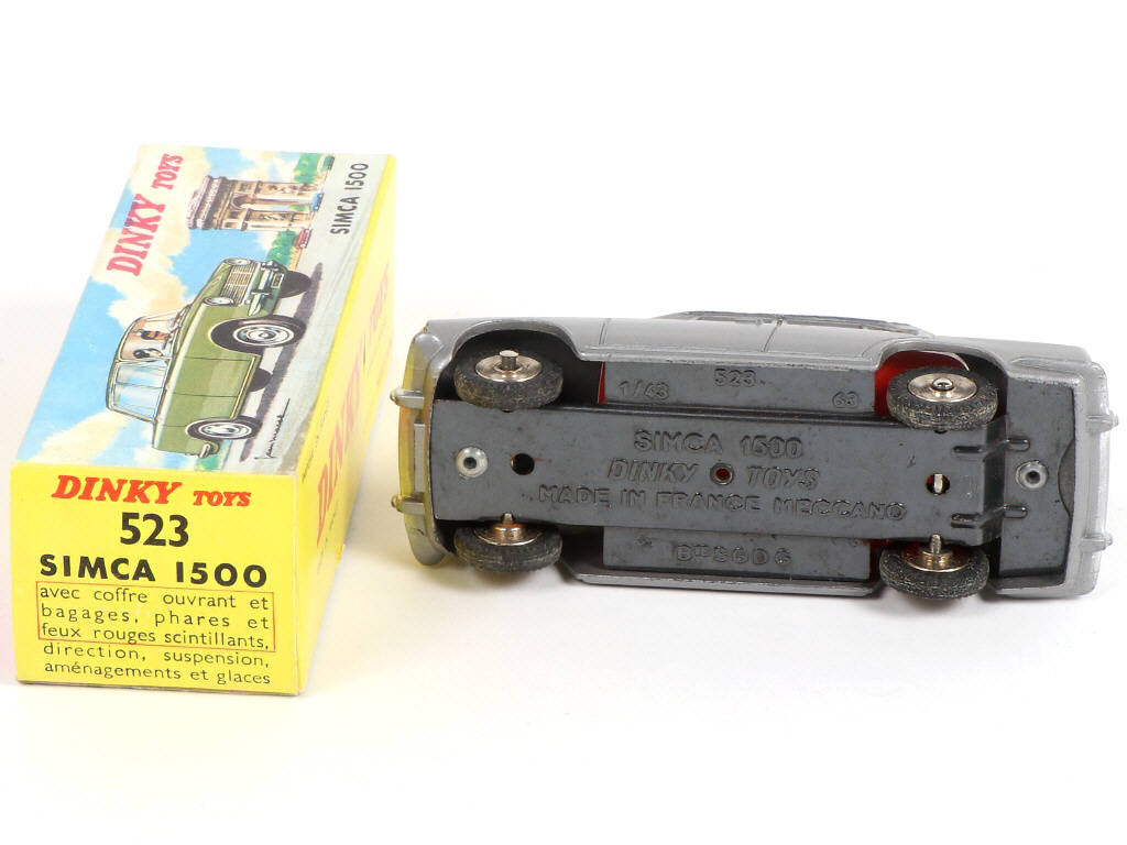 Lot 320 - DINKY TOYS (FRANCE) (1)