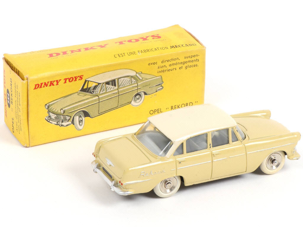 Lot 308 - DINKY TOYS (FRANCE) (1)