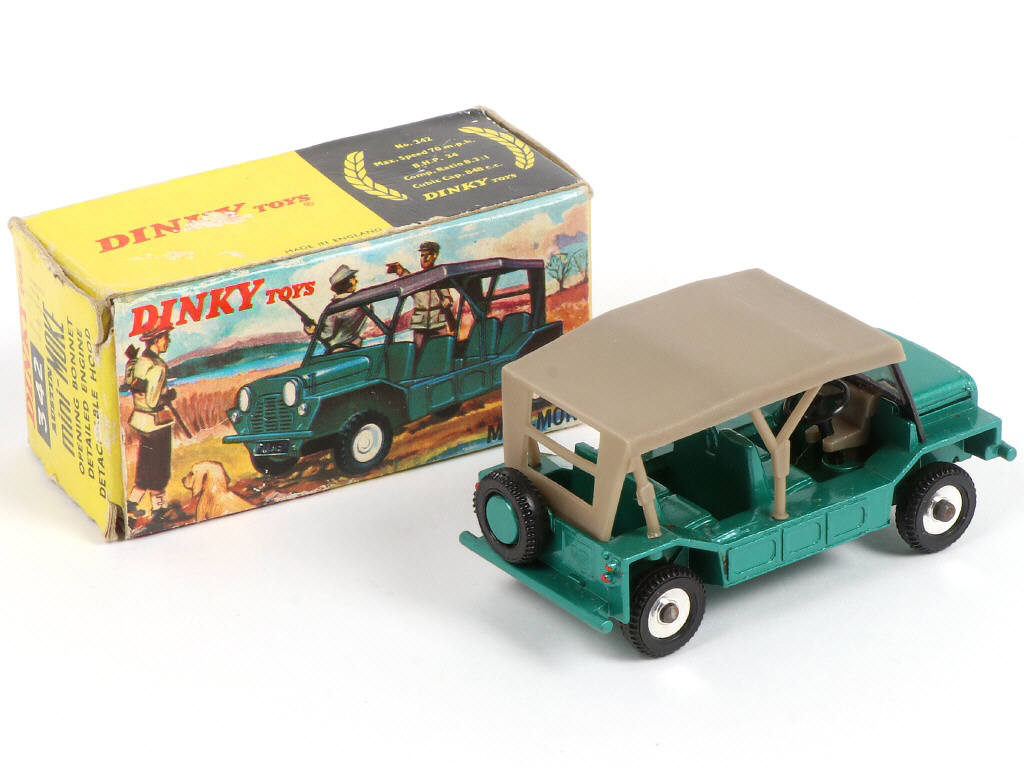 Lot 213 - DINKY TOYS (GB) (1)