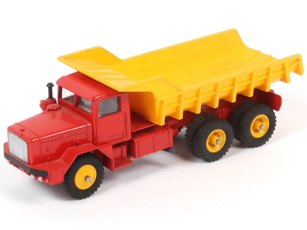 Lot 297 - DINKY TOYS (FRANCE) (1)