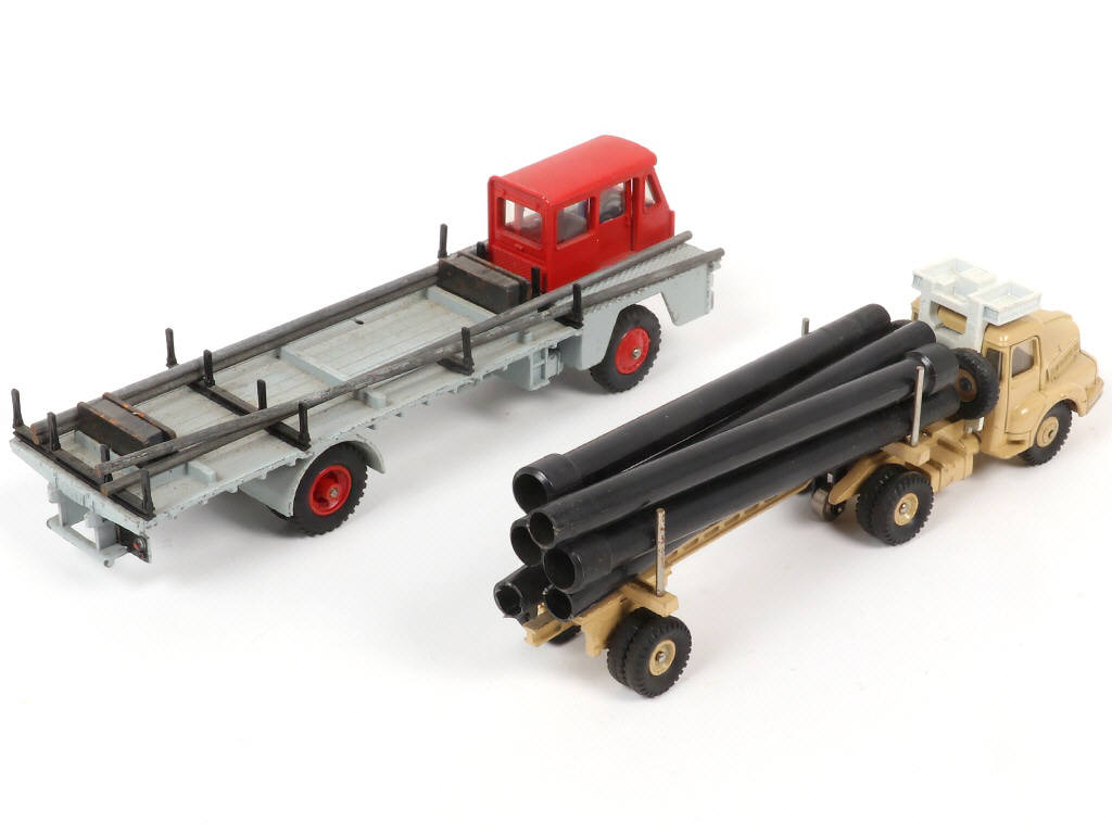 Lot 355 - DINKY TOYS (FRANCE) (2)