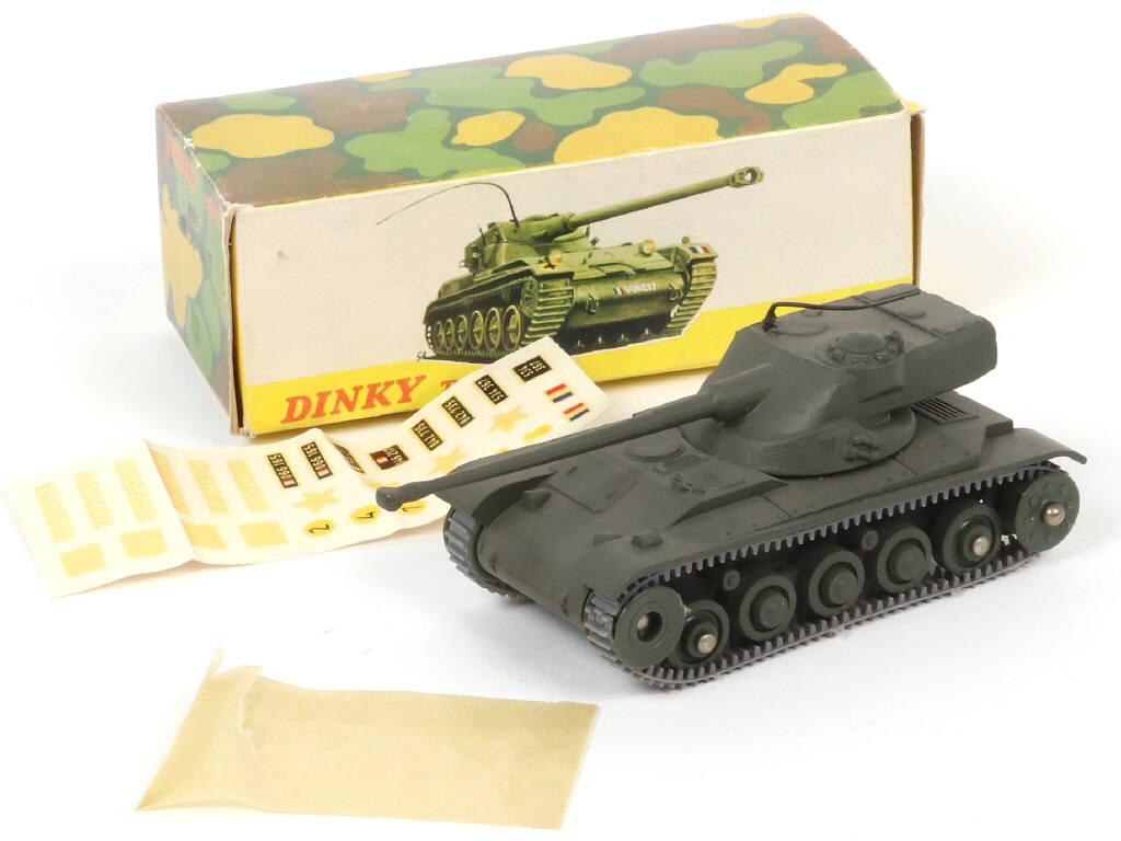 Lot 340 - DINKY TOYS (FRANCE) (1)