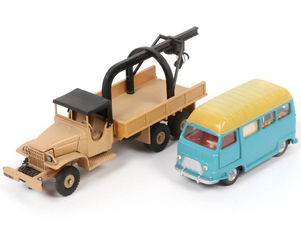 Lot 354 - DINKY TOYS (FRANCE) (2)