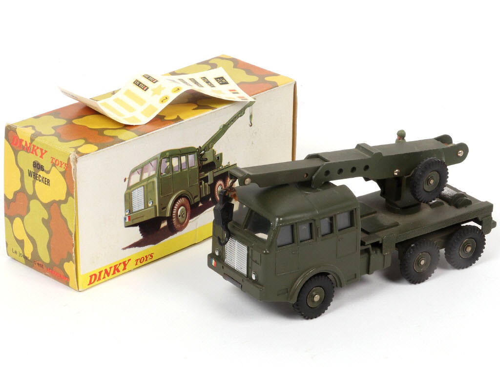 Lot 341 - DINKY TOYS (FRANCE) (1)