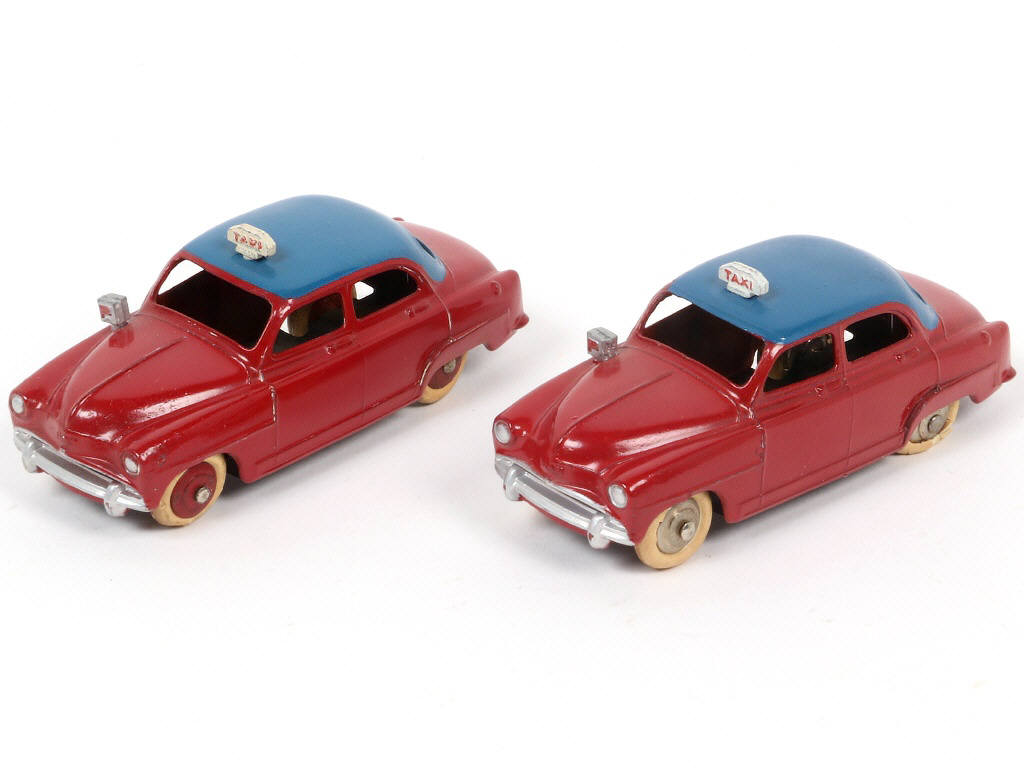 Lot 344 - DINKY TOYS (FRANCE) (2)