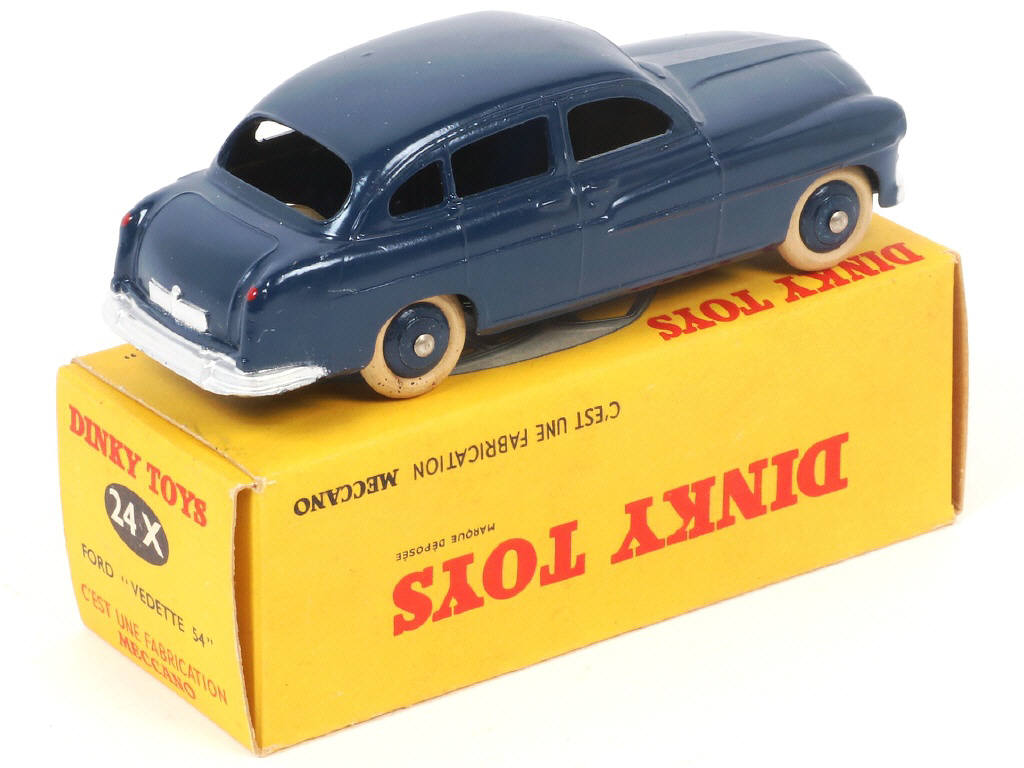 Lot 299 - DINKY TOYS (FRANCE) (1)