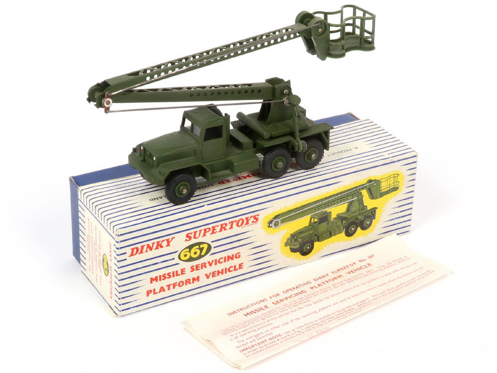 Lot 224 - DINKY TOYS (GB) (1)