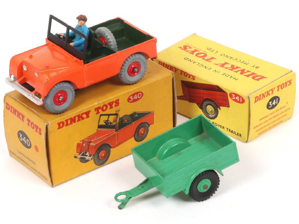 Lot 269 - DINKY TOYS (GB) (2)