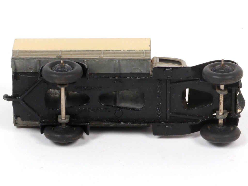 Lot 202 - DINKY TOYS (GB) (1)