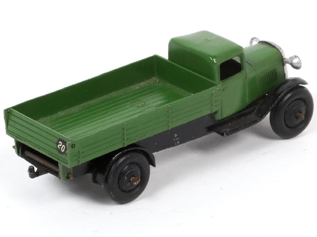 Lot 205 - DINKY TOYS (GB) (1)