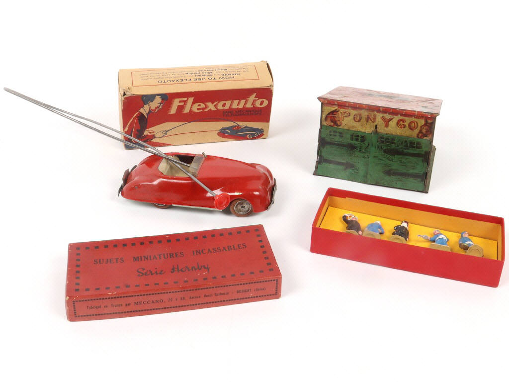 Lot 107 - DIVERS (3)