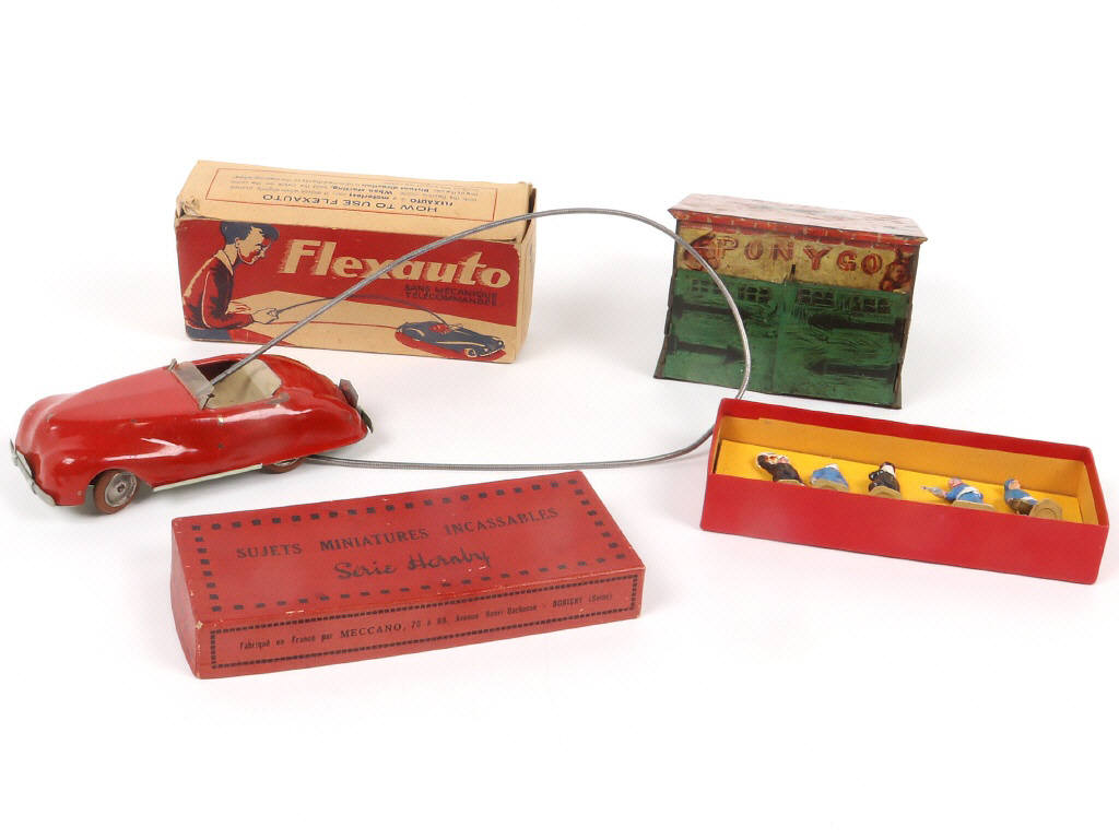 Lot 107 - DIVERS (3)