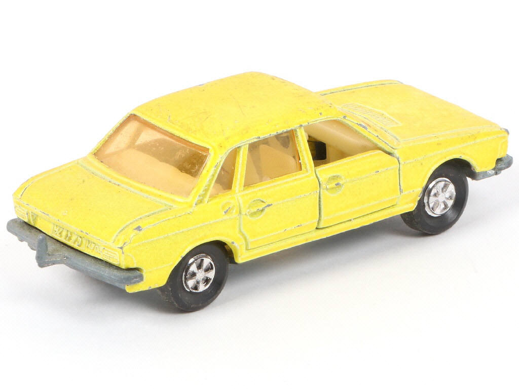 Lot 57 - MAJORETTE (FRANCE) (1)