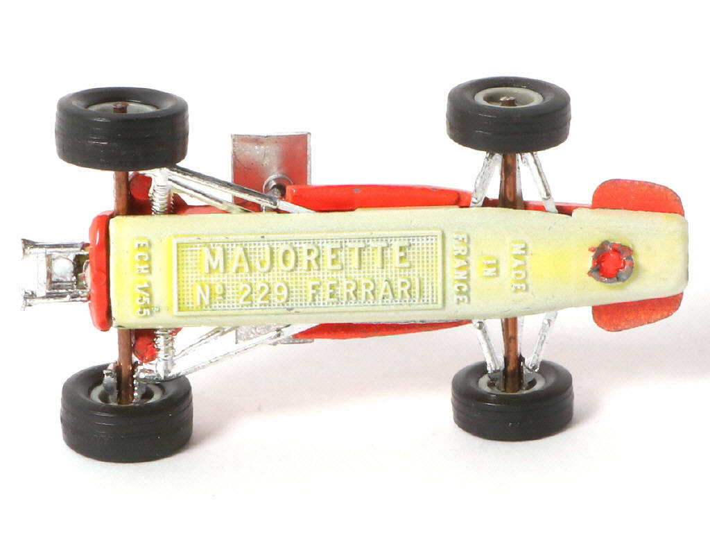Lot 82 - MAJORETTE (FRANCE) (1)