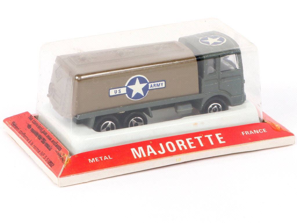 Lot 105 - MAJORETTE (FRANCE) (1)