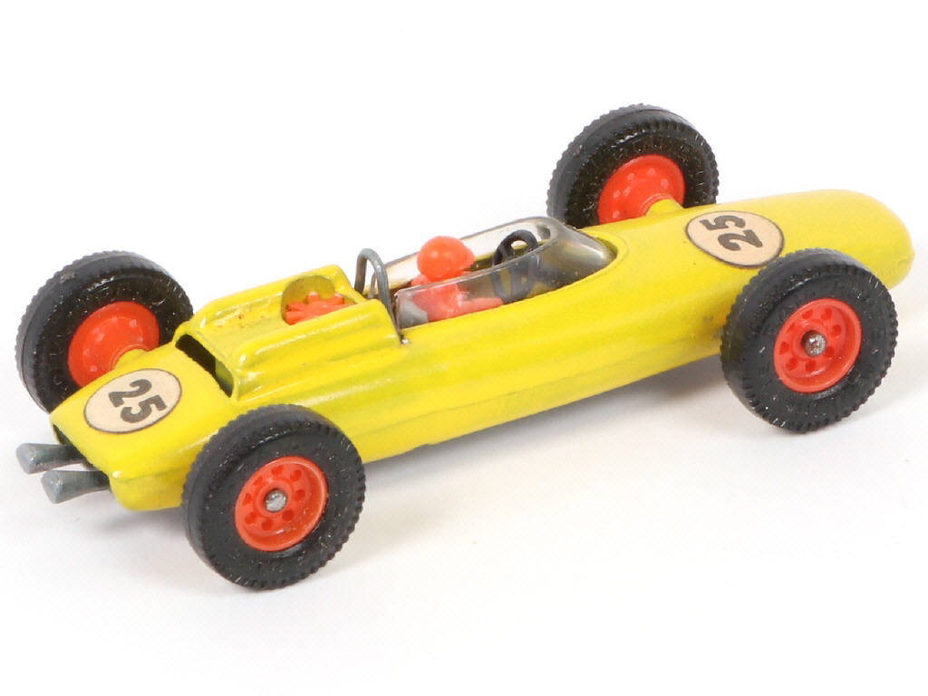 Lot 28 - MAJORETTE (FRANCE) (1)