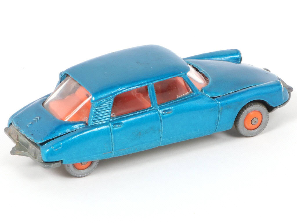Lot 34 - MAJORETTE (FRANCE) (1)