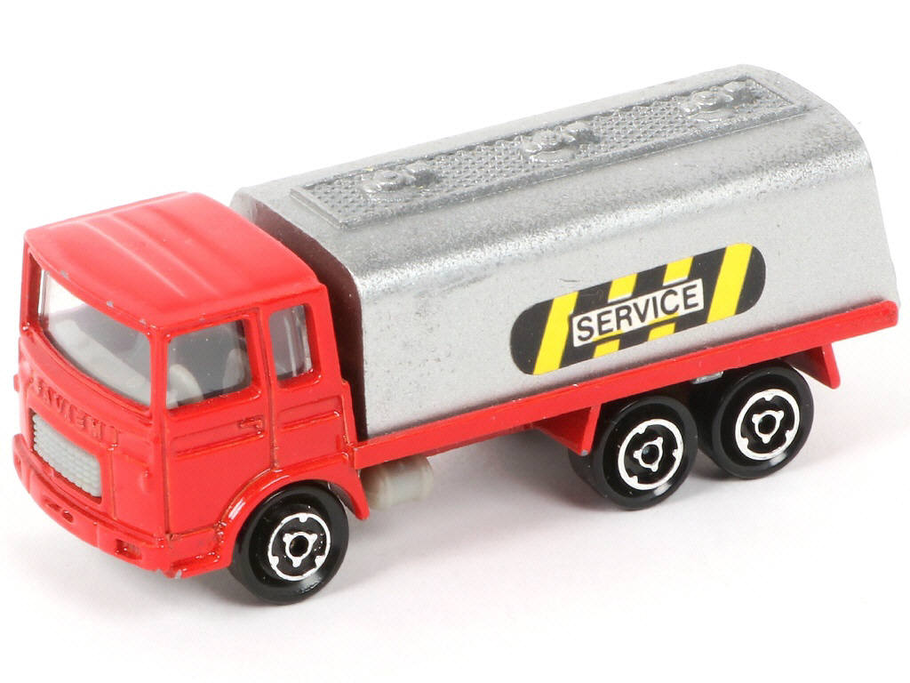 Lot 104 - MAJORETTE (FRANCE) (1)