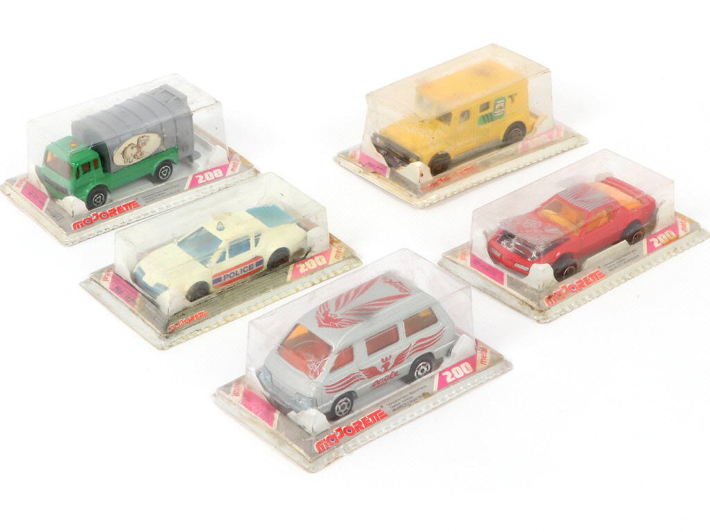 Lot 236 - MAJORETTE (FRANCE) (5)