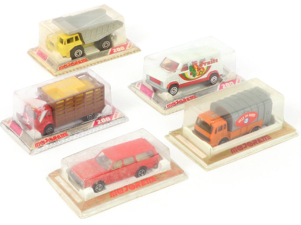 Lot 232 - MAJORETTE (FRANCE) (5)