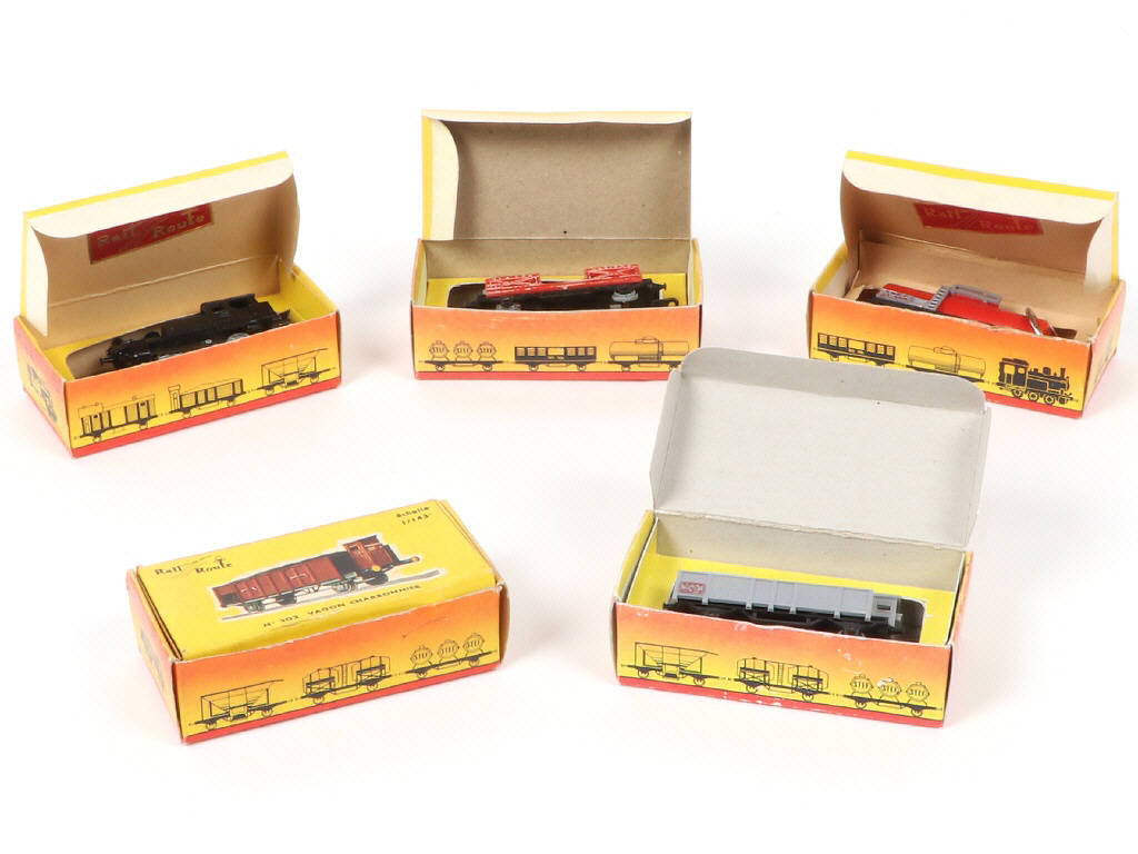 Lot 240 - MAJORETTE (FRANCE) (5)