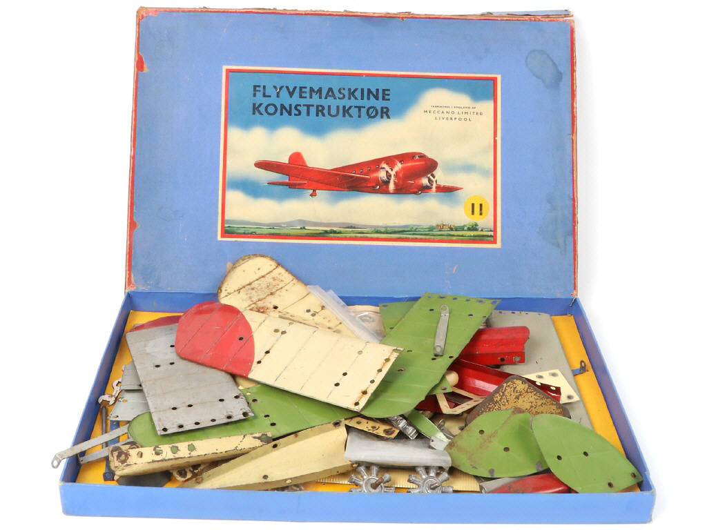 Lot 46 - DIVERS (5)