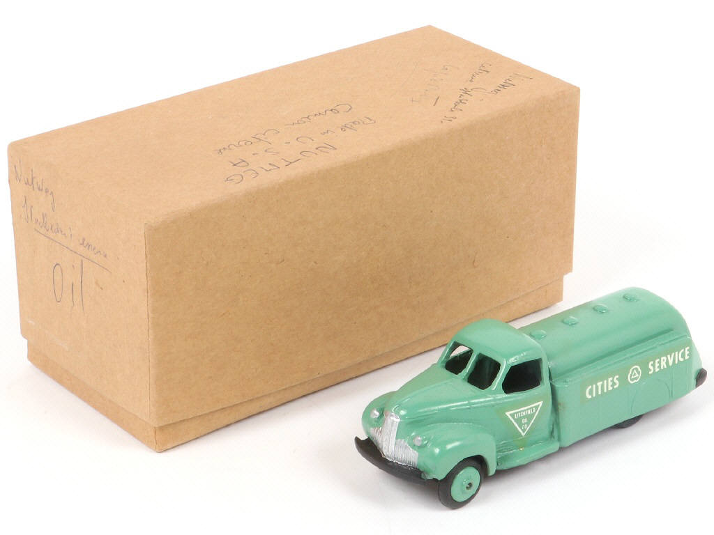 Lot 123 - NUTMEG MODELS (USA) (1)