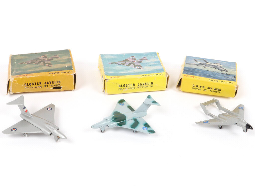 Lot 300 - NICKYTOYS (INDE) (3)