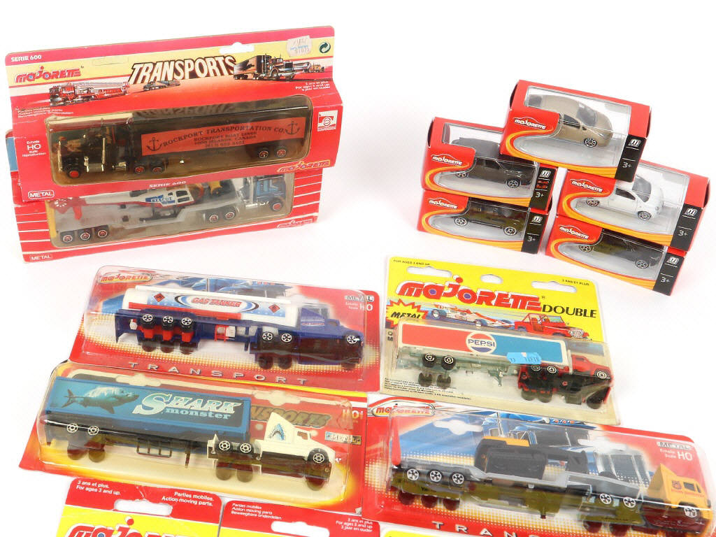 Lot 265 - MAJORETTE (FRANCE) (15)