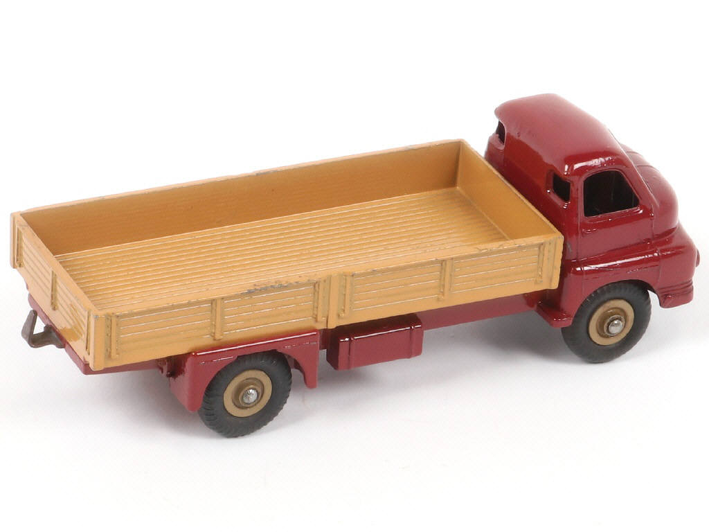 Lot 303 - DINKY TOYS (GB) (1)