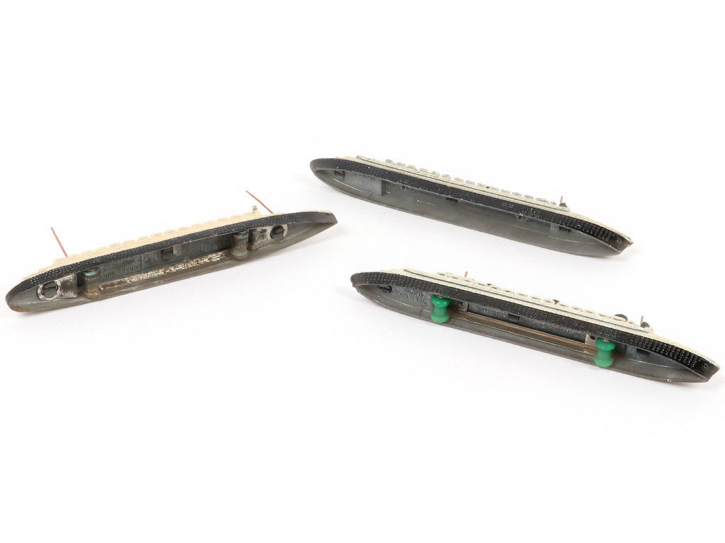 Lot 324 - DINKY TOYS (3)