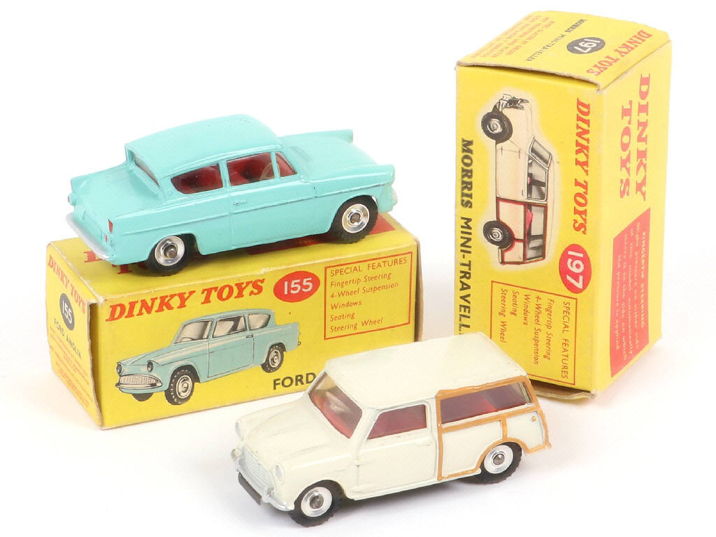 Lot 319 - DINKY TOYS (GB) (2)